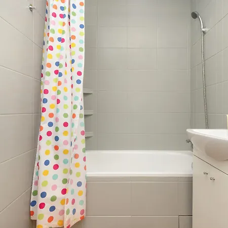 Apartmán 2-bedroom Bright In A Green Area By Renters