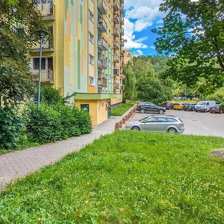 Apartmán 2-bedroom Bright In A Green Area By Renters
